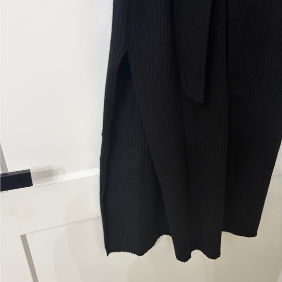 Elegant Black Ribbed Midi SweaterDress. Size mediun - Picture 4 of 4